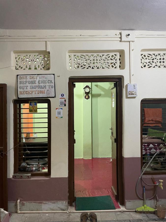 Indra Paying Guest House Varanasi Exterior foto